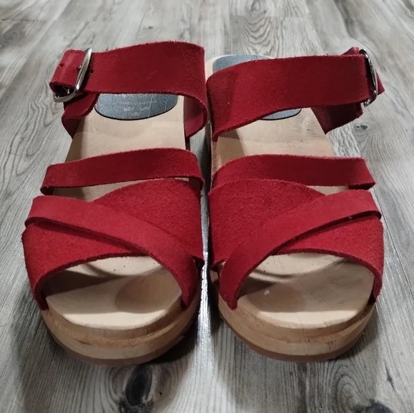 Women's Red Sandals - Picture 2 of 5